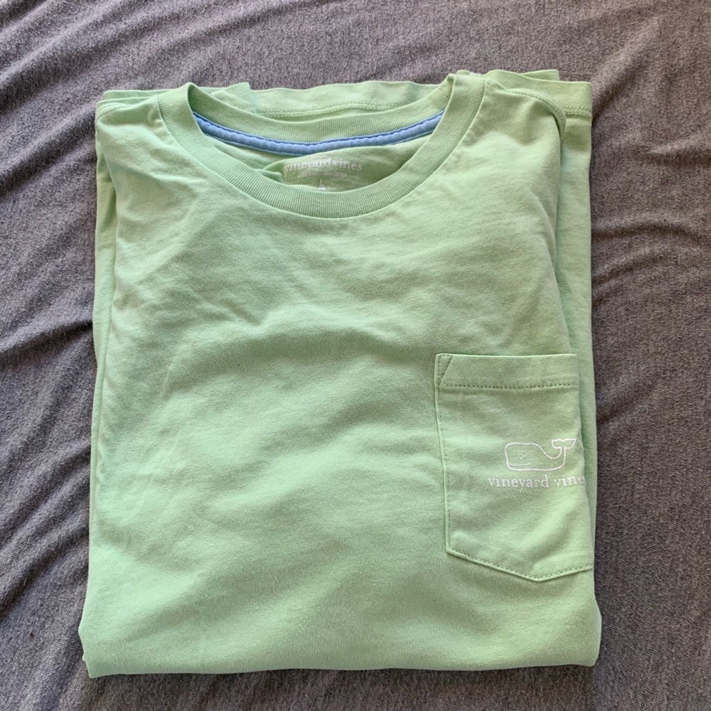 Kids large vineyard vines t shirt